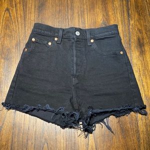 Levi’s Ribcage Shorts